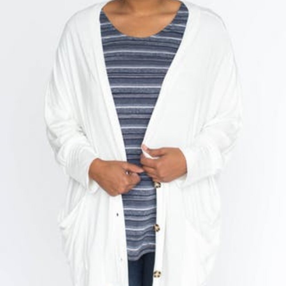 NWT Agnes and Dora Urban Cardi in White